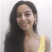 Laureata triennale e magistrale in lingue con esperienza all‘estero offre lezioni di inglese e tedesco